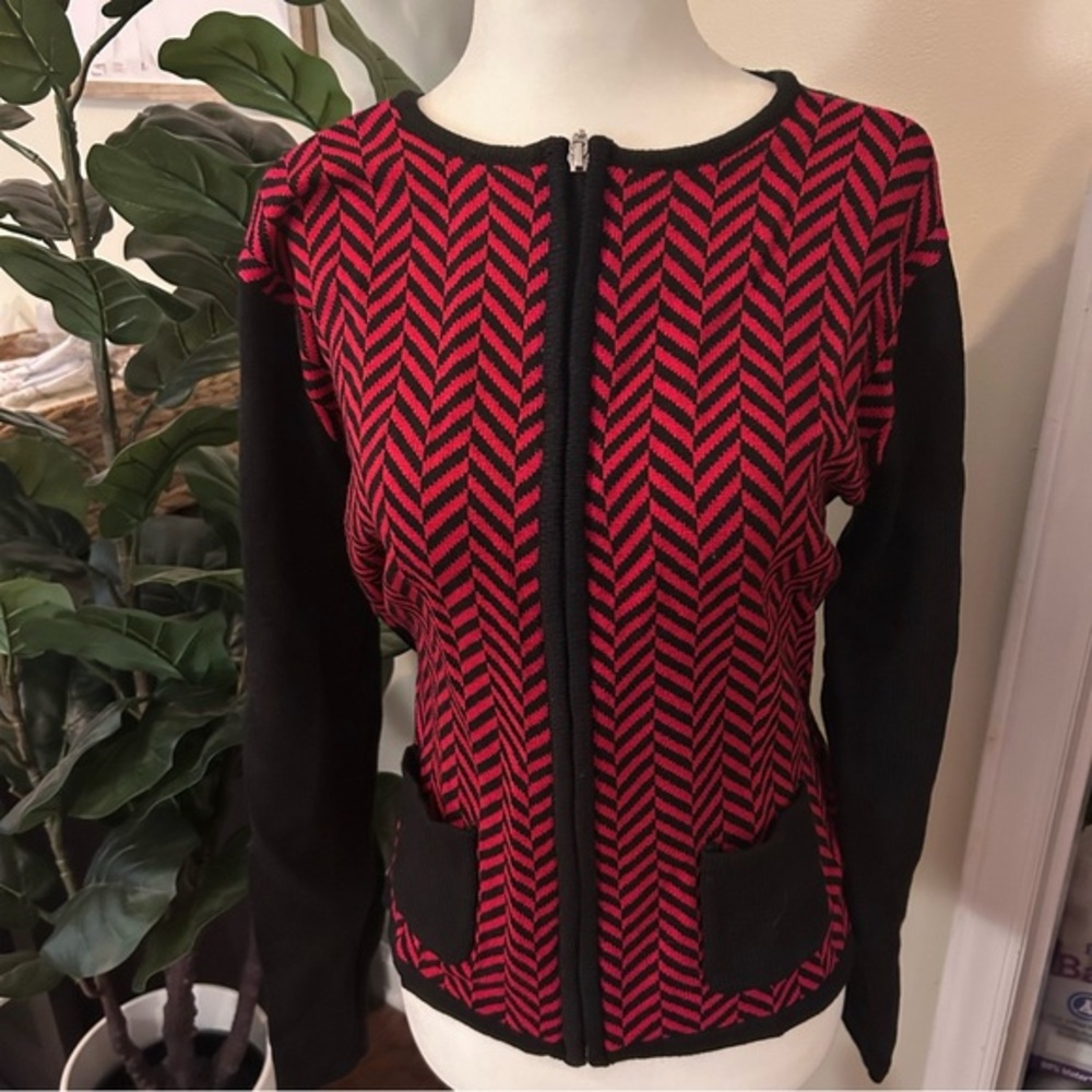 NWOT black and red design zip up sweater cardigan size Small
